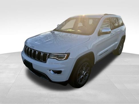 Used 2019 Jeep Grand Cherokee Limited w/ Luxury Group II image 2