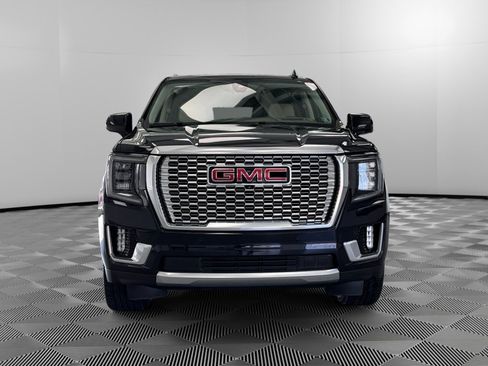 Used 2021 GMC Yukon Denali w/ Denali Premium Package image 3