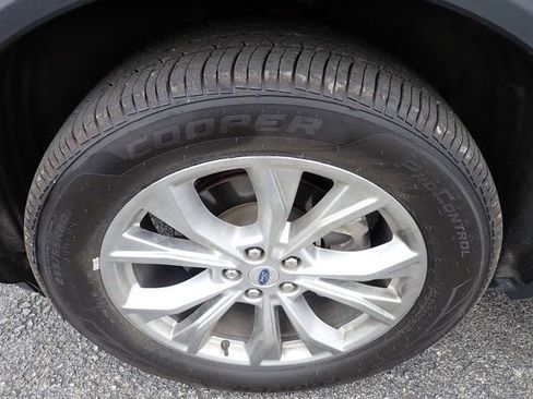 Used 2020 Ford Explorer XLT w/ Equipment Group 202A AWD/4WD image 10