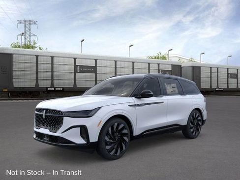 New 2026 Lincoln Nautilus Reserve w/ Jet Appearance Package image 1