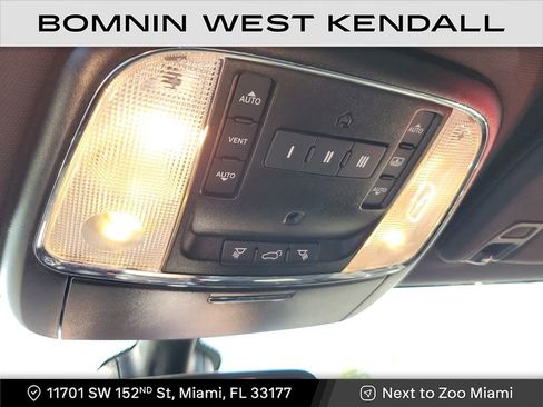 Used 2021 Jeep Grand Cherokee Limited w/ Luxury Group II image 23