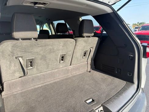 Used 2020 Chevrolet Traverse LS FWD image 21