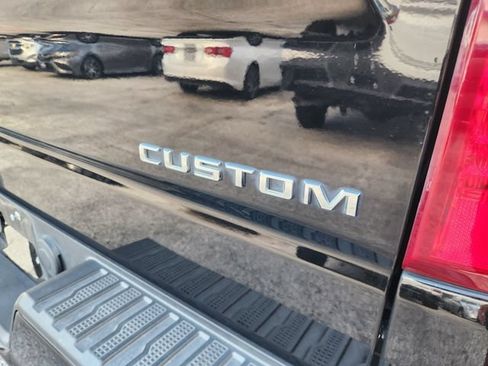 Used 2022 Chevrolet Silverado 1500 Custom AWD/4WD image 9
