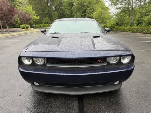 Used 2013 Dodge Challenger R/T RWD image 2