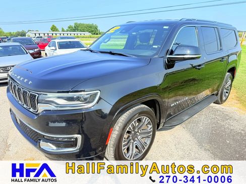 Used 2024 Jeep Wagoneer L Series II w/ Flexible Seating Group AWD/4WD image 2