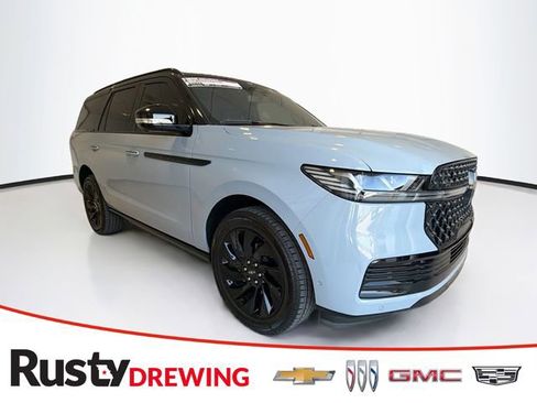 Used 2025 Lincoln Navigator Reserve w/ Jet Appearance Package image 1