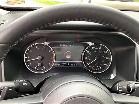 Used 2024 Nissan Rogue SV w/ SV Premium Package FWD image 25