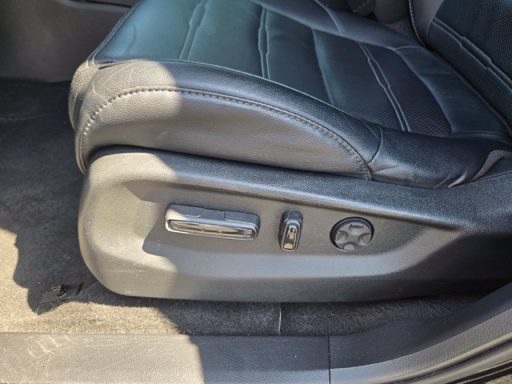 Used 2018 Honda CR-V Touring image 17
