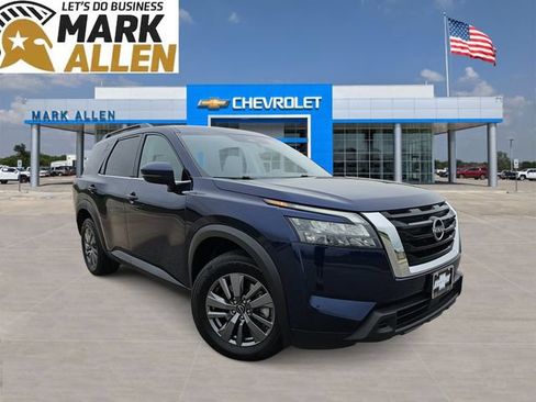 Used 2025 Nissan Pathfinder SV AWD/4WD image 1