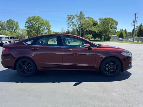 Used 2016 Ford Fusion SE w/ Equipment Group 201A FWD image 4