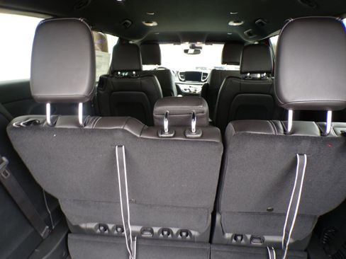 New 2026 Chrysler Pacifica Select image 11