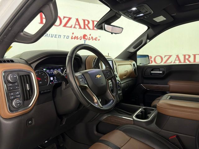 Used 2020 Chevrolet Silverado 1500 High Country w/ Technology Package AWD/4WD image 21