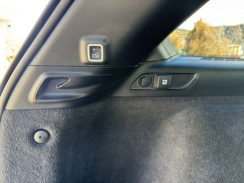 Certified 2022 Jeep Grand Cherokee Overland w/ Adv Protech Group III image 12