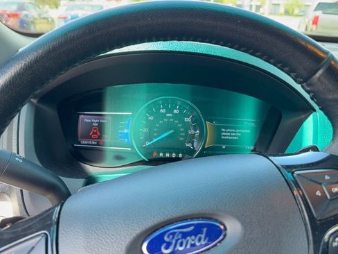 Used 2017 Ford Explorer XLT w/ Equipment Group 202A FWD image 11