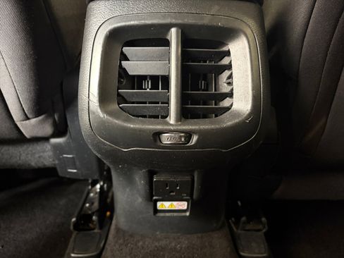 Used 2015 Jeep Cherokee Latitude w/ Cold Weather Group image 20