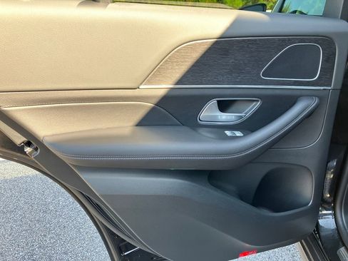 Used 2025 Mercedes-Benz GLE 350 4MATIC image 31