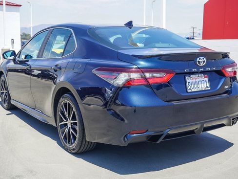 Used 2021 Toyota Camry SE w/ Carpet Mat Package (TMS) FWD image 5