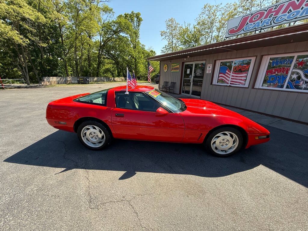 Used 1995 Chevrolet Corvette Coupe RWD image 3