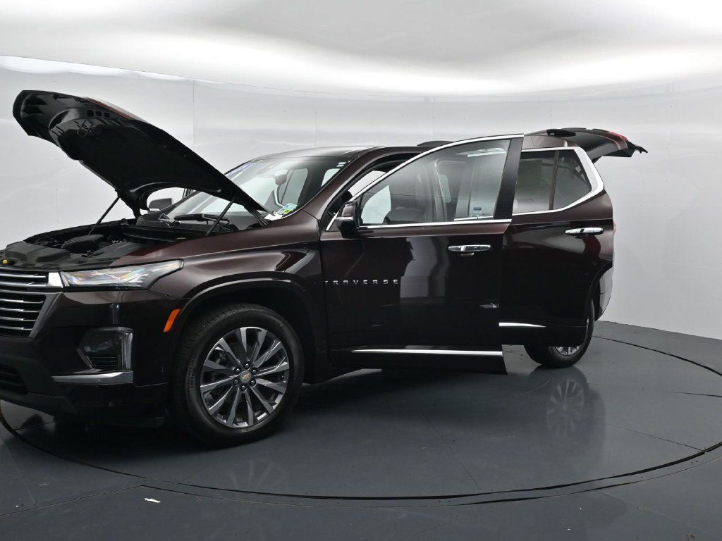 Used 2023 Chevrolet Traverse Premier FWD image 38