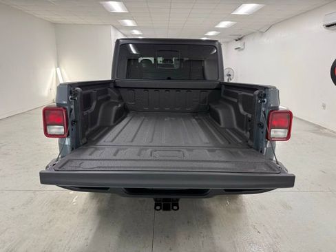 New 2025 Jeep Gladiator Sport image 8