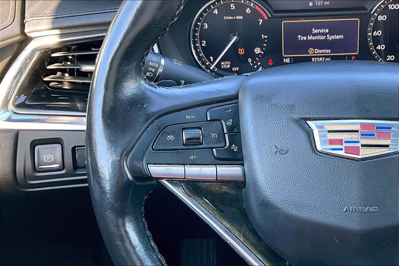 Used 2020 Cadillac XT6 Premium Luxury FWD image 24