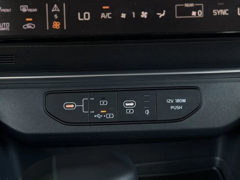 Used 2026 Kia Carnival SX Prestige FWD image 40