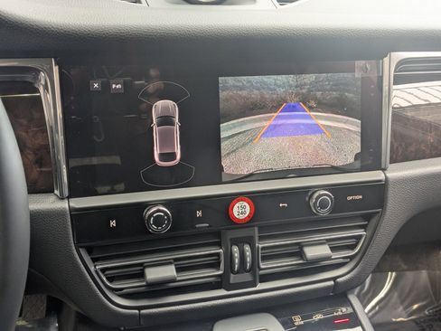 Certified 2026 Porsche Macan Turbo AWD/4WD image 19