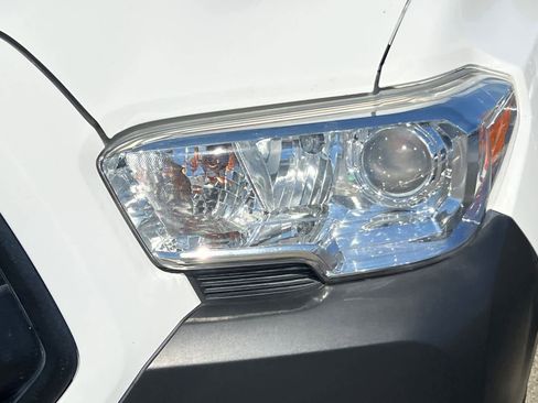 Used 2021 Toyota Tacoma SR image 11