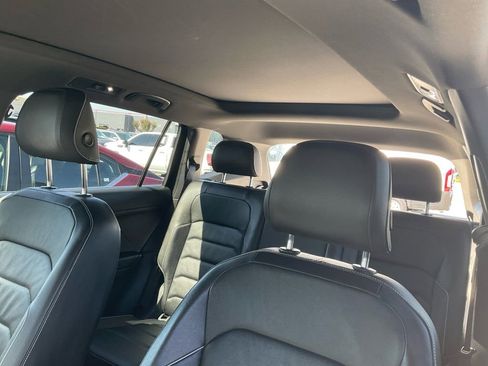 Used 2021 Volkswagen Tiguan SEL Premium R-Line image 15