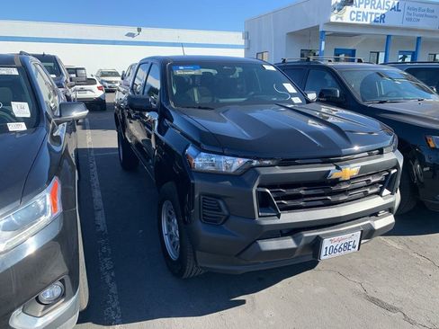 Used 2025 Chevrolet Colorado W/T image 3