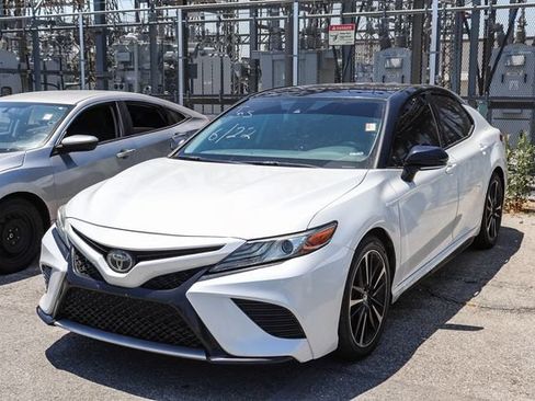 Used 2019 Toyota Camry XSE FWD image 5