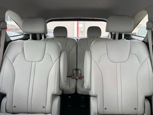 Certified 2025 Kia Sorento EX image 22