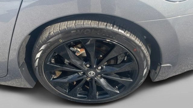 Used 2021 Nissan Maxima SR w/ Sport Mat Group FWD image 4