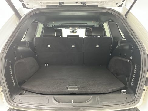 Used 2019 Jeep Grand Cherokee Altitude AWD/4WD image 29