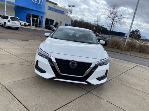 Used 2023 Nissan Sentra SV image 3