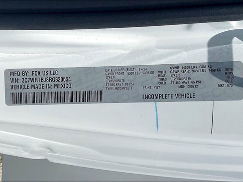 Used 2024 RAM 3500 Tradesman w/ Chrome Appearance Group image 17