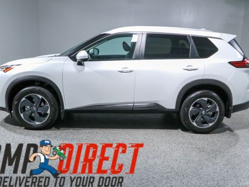 Used 2024 Nissan Rogue SV w/ SV Premium Package FWD image 10
