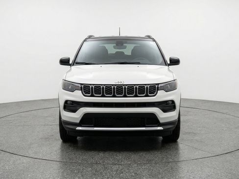 Used 2025 Jeep Compass Limited AWD/4WD image 2