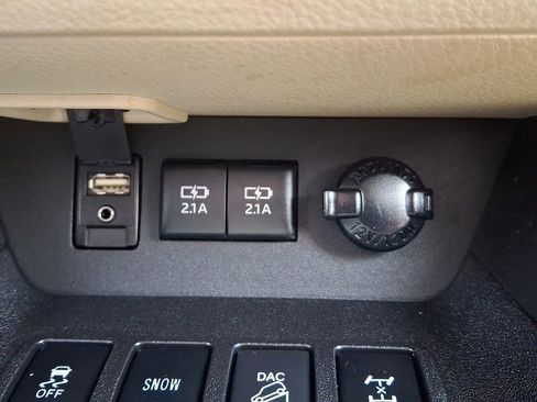 Used 2017 Toyota Highlander Limited w/ Protection Package #3 image 26