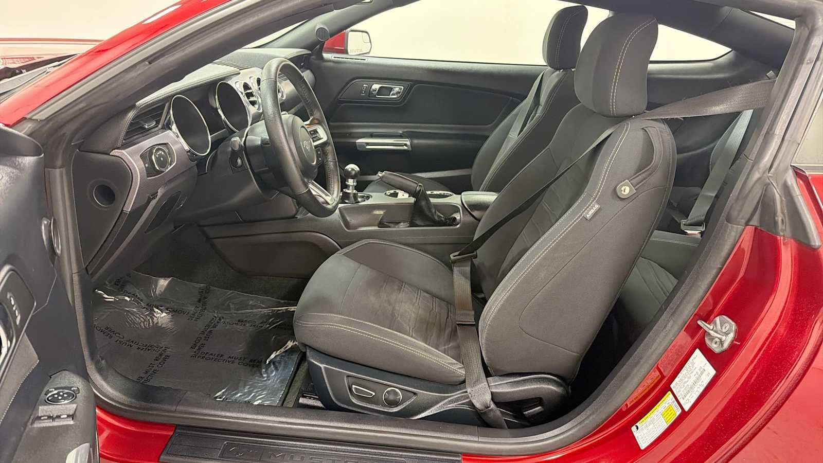 Used 2016 Ford Mustang Coupe RWD image 13