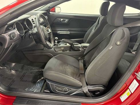 Used 2016 Ford Mustang Coupe RWD image 13