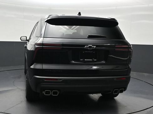 Used 2024 Chevrolet Traverse LS w/ Midnight/Sport Edition FWD image 7