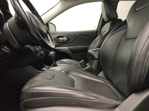 Used 2021 Jeep Cherokee Latitude Lux FWD image 17