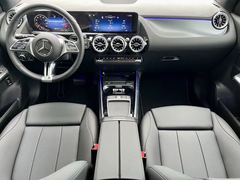 Used 2025 Mercedes-Benz GLA 250 4MATIC image 2