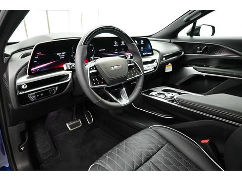 New 2026 Cadillac Lyriq V w/ Exterior Carbon Fiber Package AWD/4WD image 22