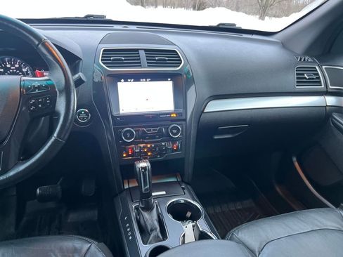 Used 2017 Ford Explorer XLT w/ Equipment Group 202A image 22