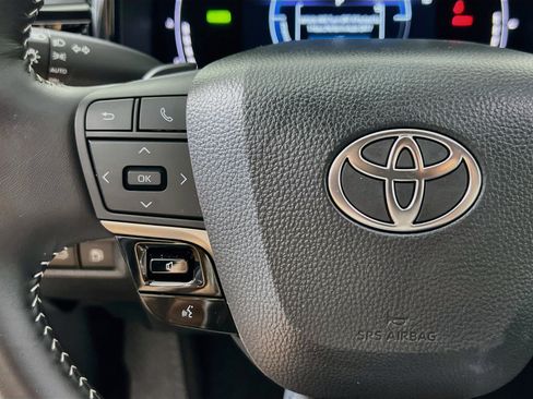 Used 2026 Toyota Camry SE FWD image 18