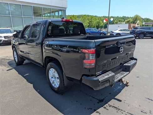 Used 2022 Nissan Frontier SV w/ Technology Package image 4