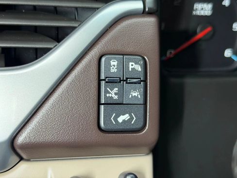 Used 2017 Chevrolet Suburban Premier AWD/4WD image 41