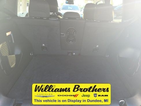 Certified 2022 Jeep Renegade Latitude w/ Convenience Group image 7